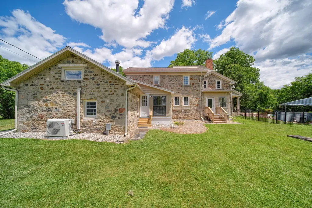 208 Glasgow Road Sandstone Township MI 49201