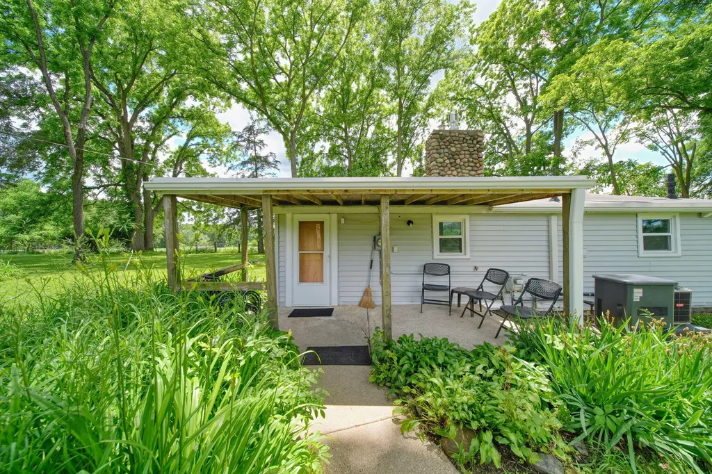 208 Glasgow Road Sandstone Township MI 49201