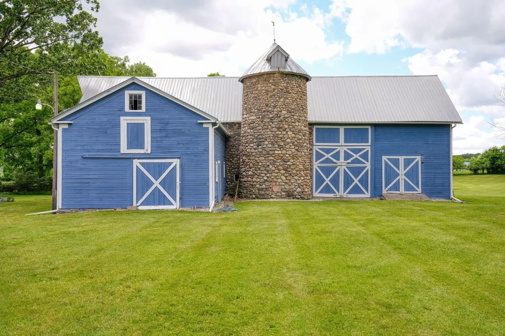 208 Glasgow Road Sandstone Township MI 49201