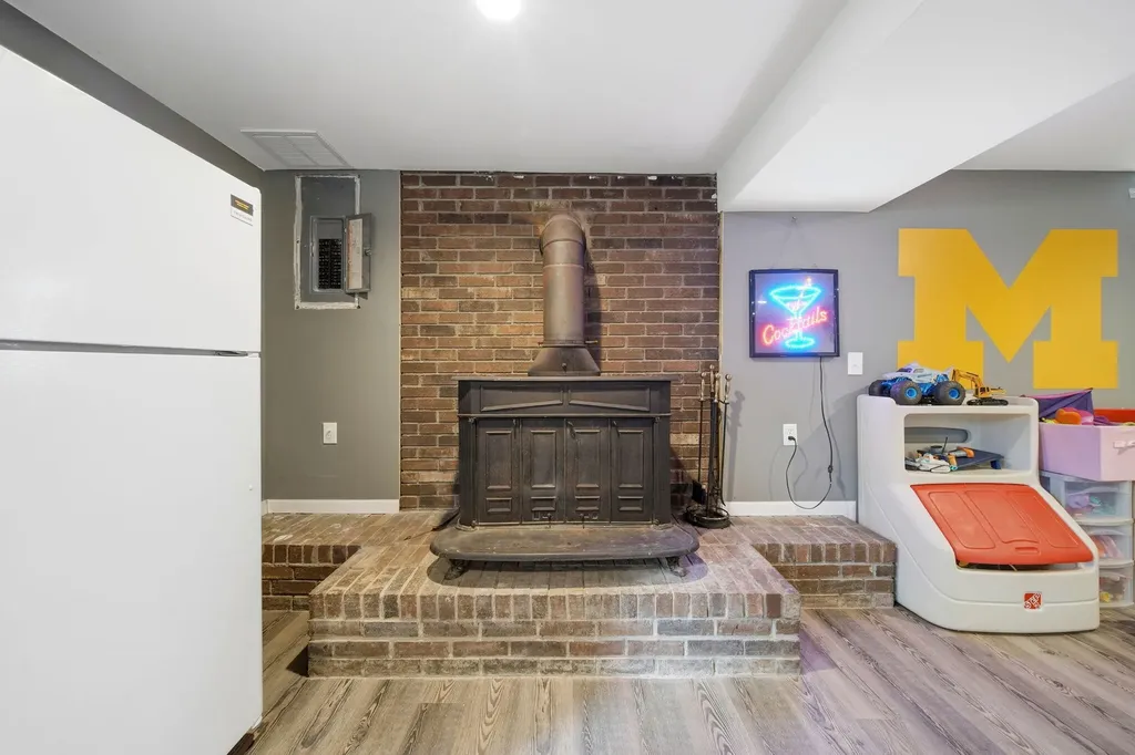 6727 Rives Junction Road Blackman Charter Township MI 49201