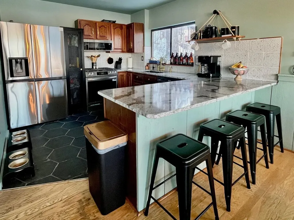 192 Eastshore Drive Unknown City MI 49249