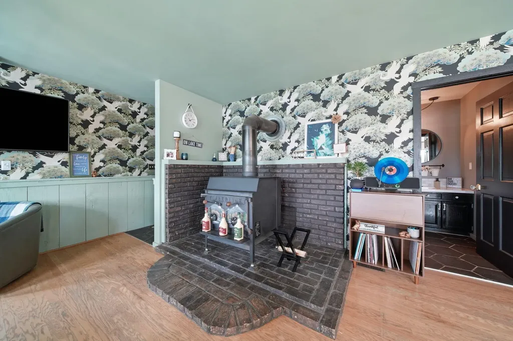 192 Eastshore Drive Unknown City MI 49249
