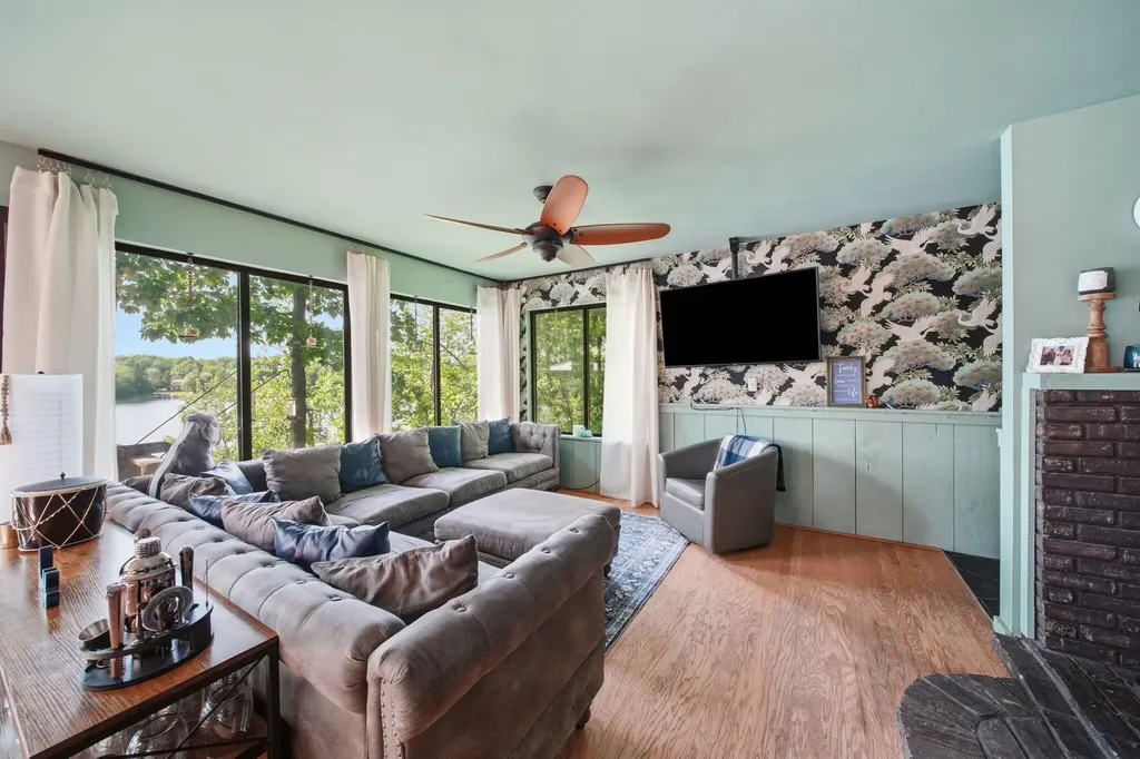 192 Eastshore Drive Unknown City MI 49249