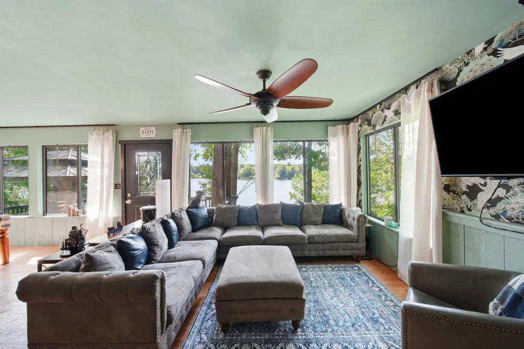 192 Eastshore Drive Unknown City MI 49249