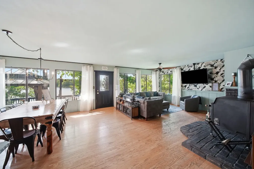 192 Eastshore Drive Unknown City MI 49249