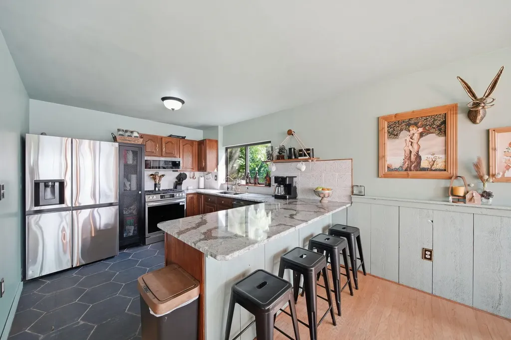 192 Eastshore Drive Unknown City MI 49249