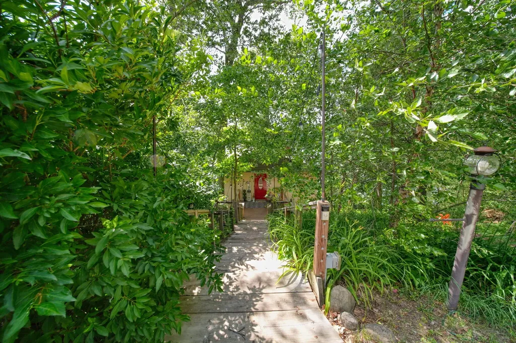 192 Eastshore Drive Unknown City MI 49249
