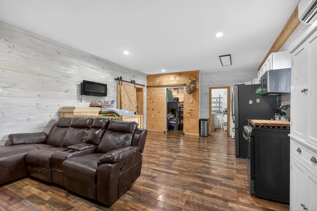 1284 Maple Grove Road Rives Township MI 49201