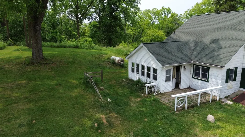 17281 Ely Road Manchester Township MI 48158