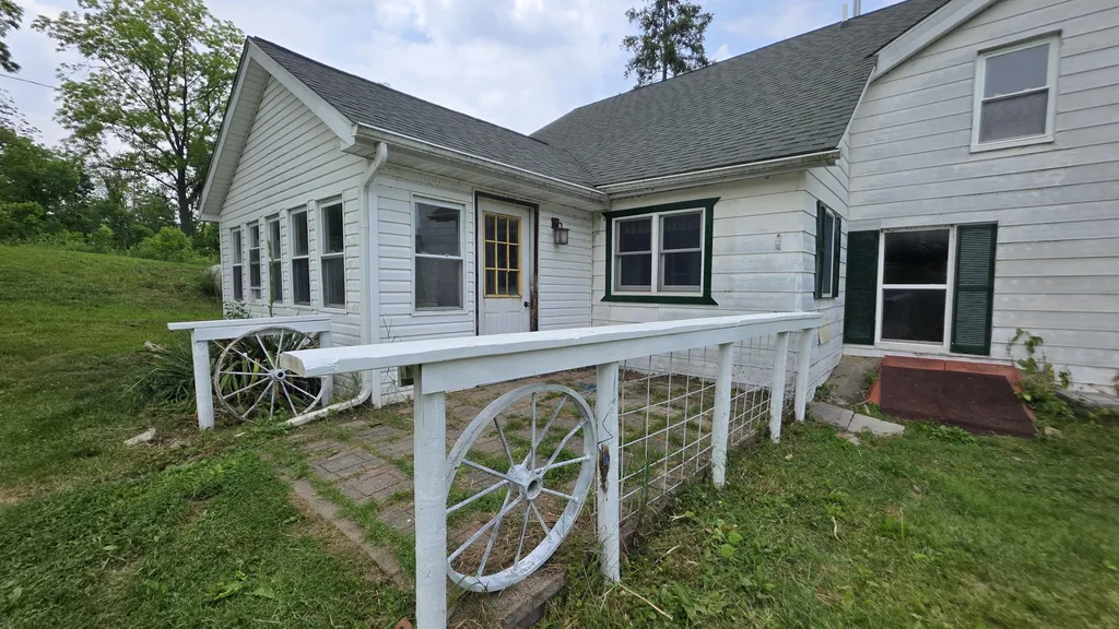 17281 Ely Road Manchester Township MI 48158