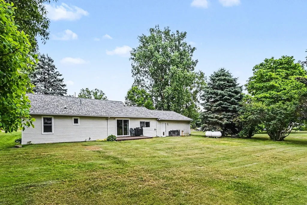 11332 Crestview Drive E Somerset Township MI 49233