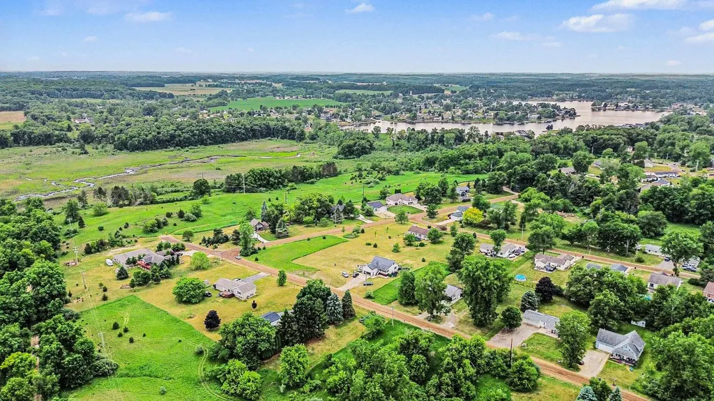 11332 Crestview Drive E Somerset Township MI 49233