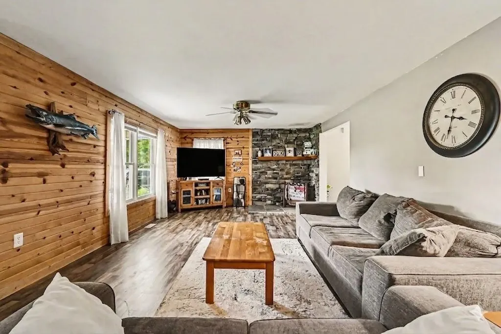 11332 Crestview Drive E Somerset Township MI 49233