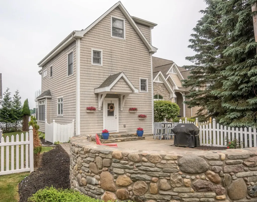 6550 N Shore Drive Columbia Township MI 49234