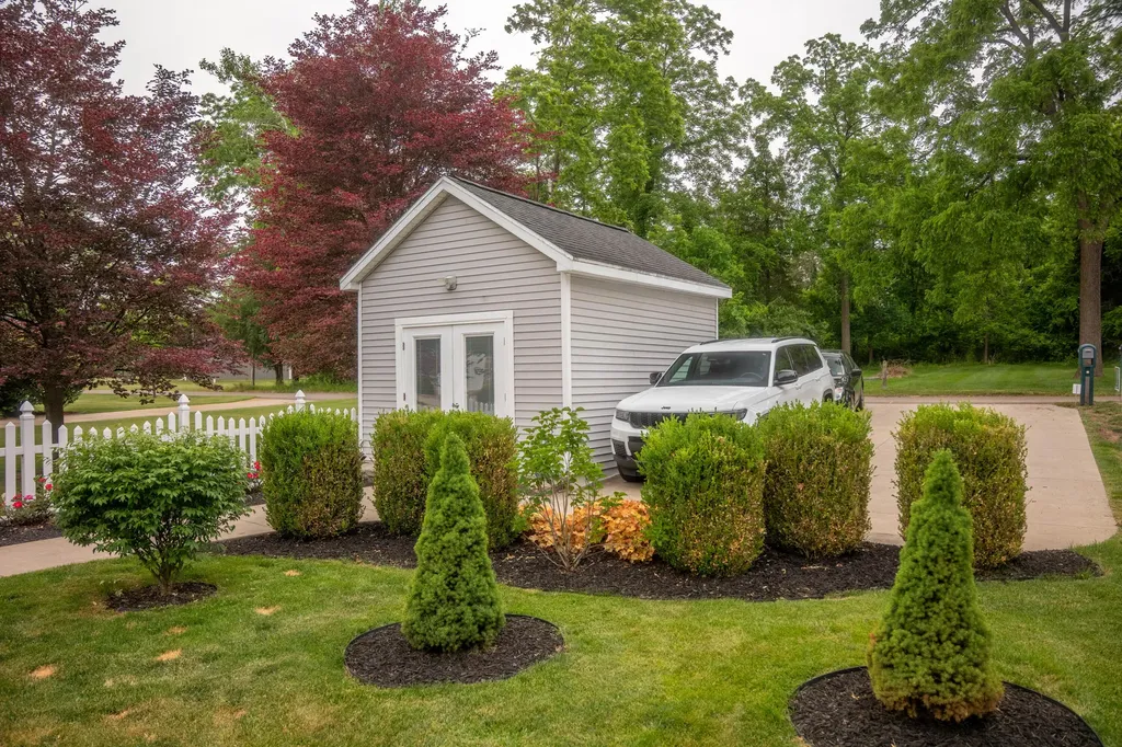 6550 N Shore Drive Columbia Township MI 49234