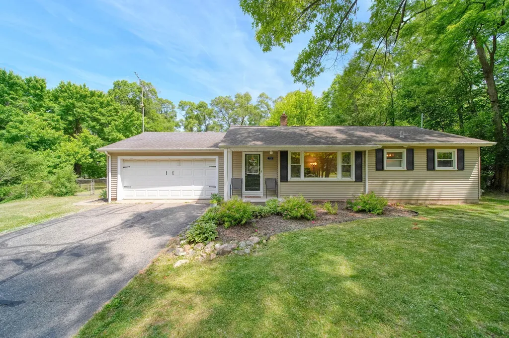 228 Mcconnell Drive Blackman Charter Township MI 49201