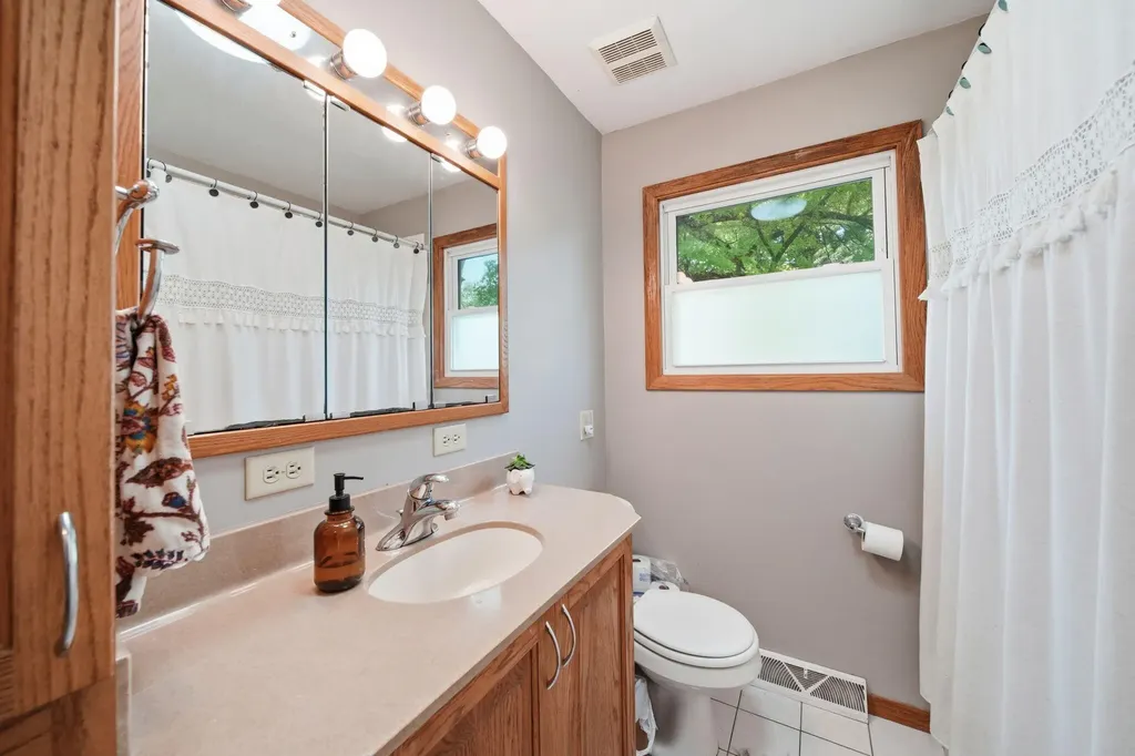 228 Mcconnell Drive Blackman Charter Township MI 49201
