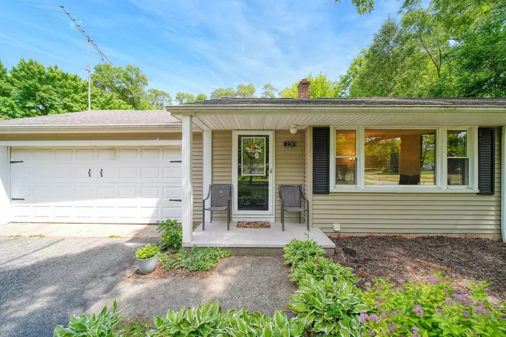 228 Mcconnell Drive Blackman Charter Township MI 49201