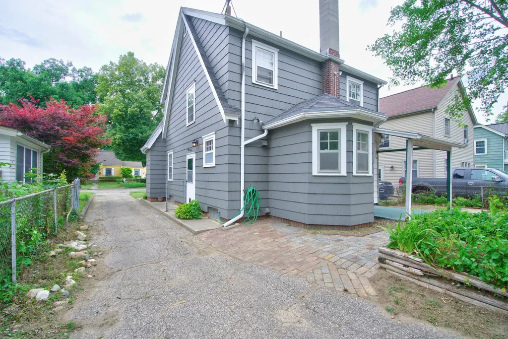 1109 S Webster Street Jackson City MI 49203