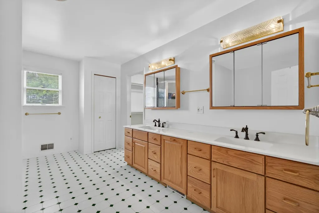 5115 Lansing Avenue Blackman Charter Township MI 49201