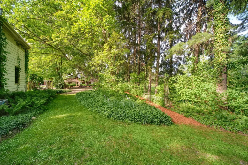 11242 Devereaux Road Parma Township MI 49269