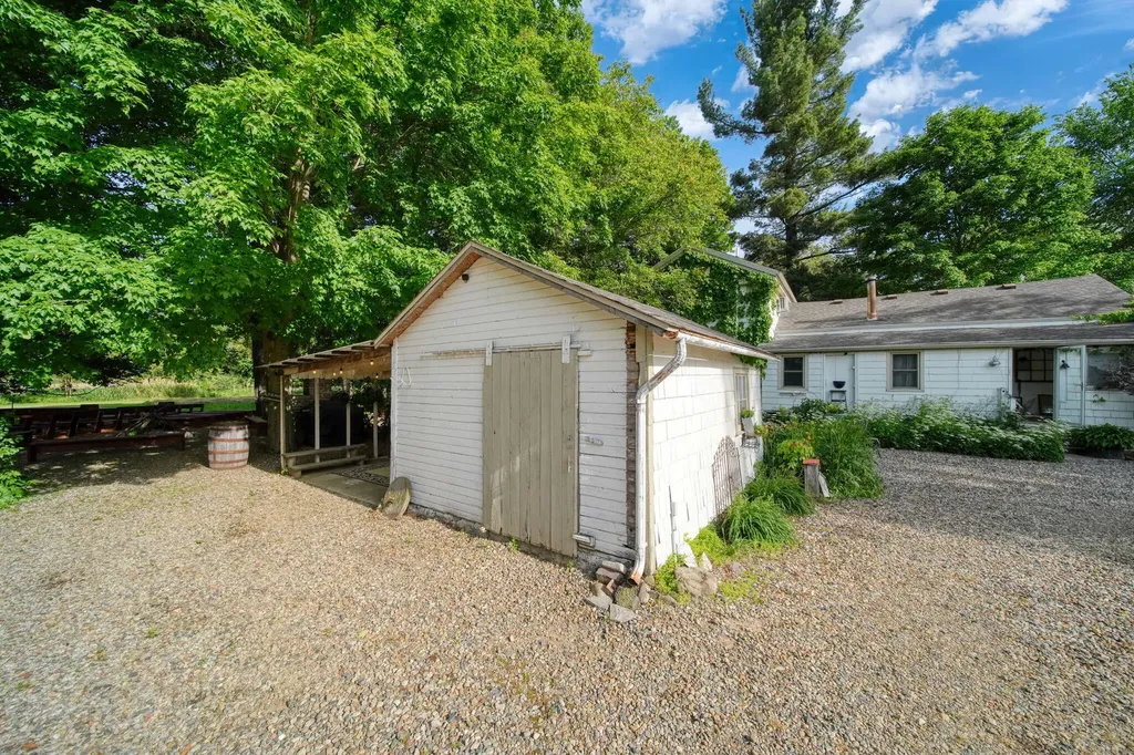 11242 Devereaux Road Parma Township MI 49269