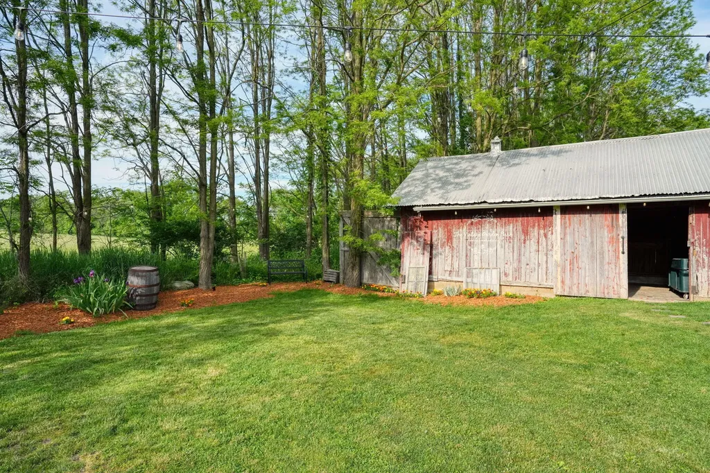 11242 Devereaux Road Parma Township MI 49269