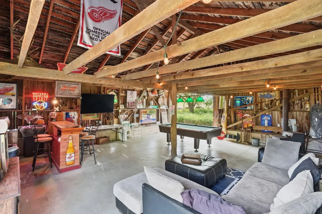 11242 Devereaux Road Parma Township MI 49269
