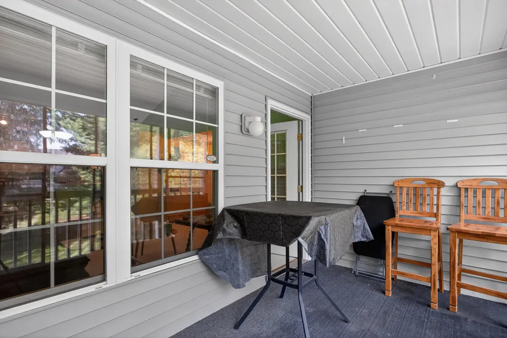 864 W Barrington Circle Summit Township MI 49203