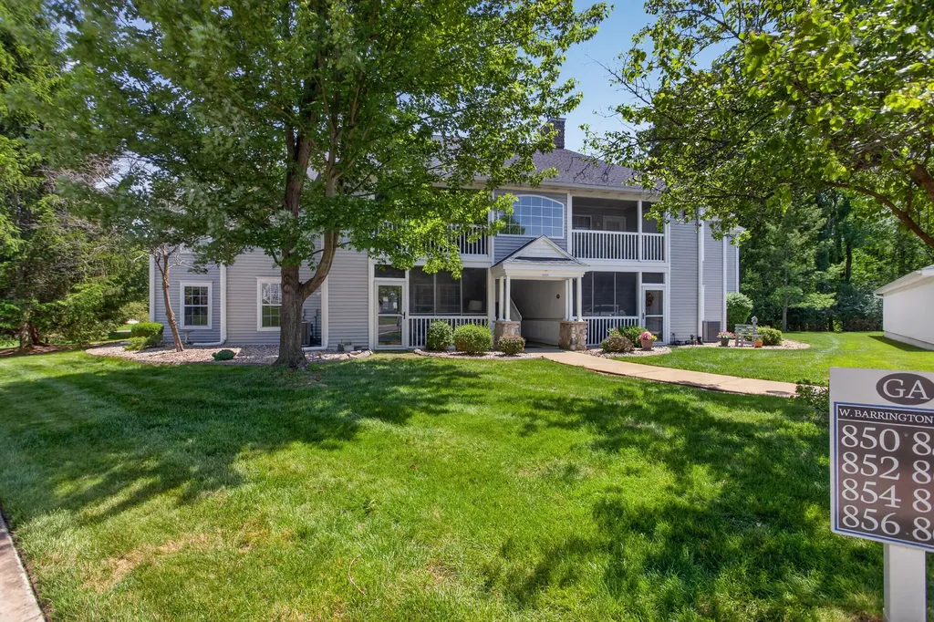 864 W Barrington Circle Summit Township MI 49203
