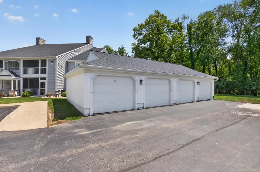 864 W Barrington Circle Summit Township MI 49203