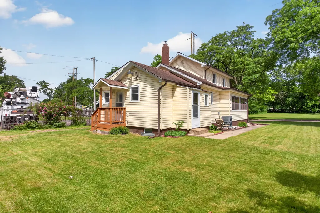 709 Detroit Street Jackson City MI 49201