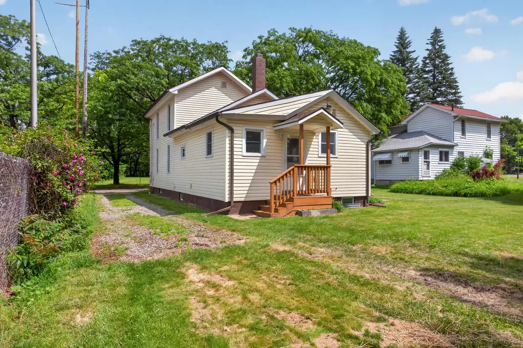 709 Detroit Street Jackson City MI 49201