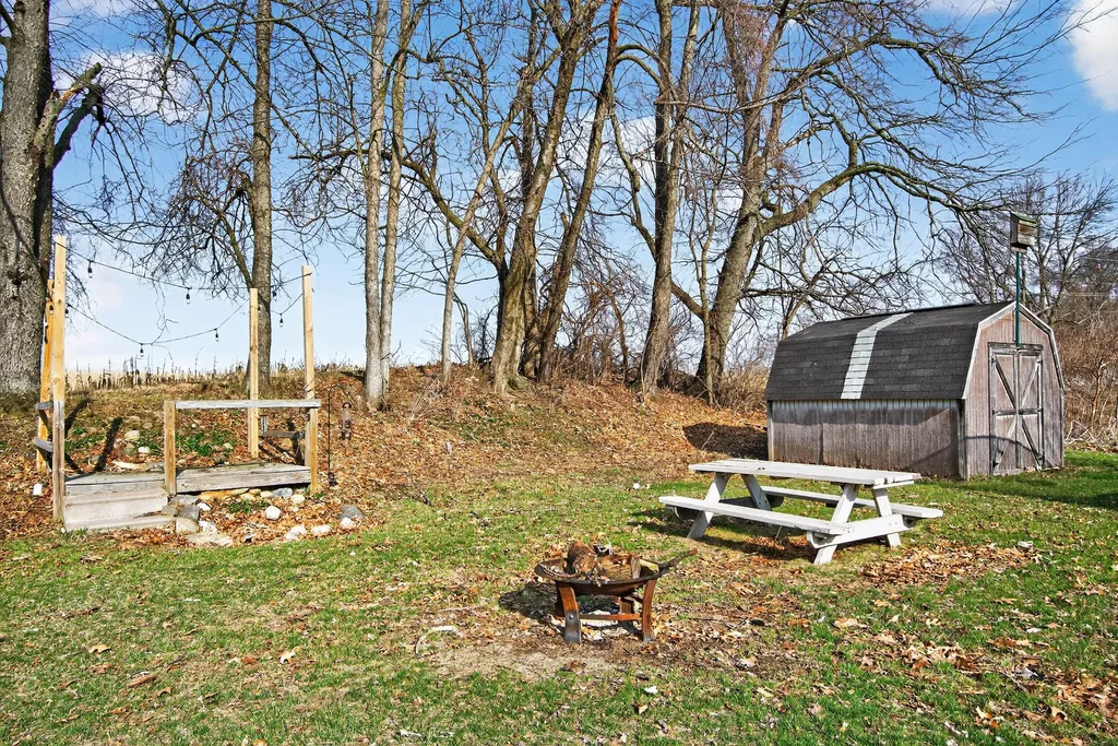 10568 Woodbrook Drive Somerset Township MI 49233