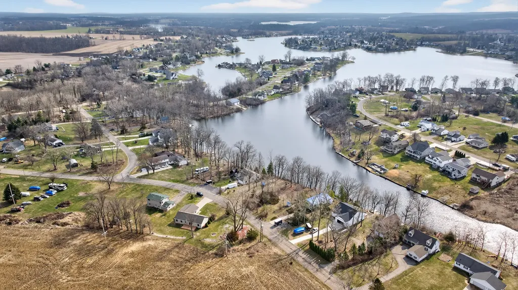 10568 Woodbrook Drive Somerset Township MI 49233