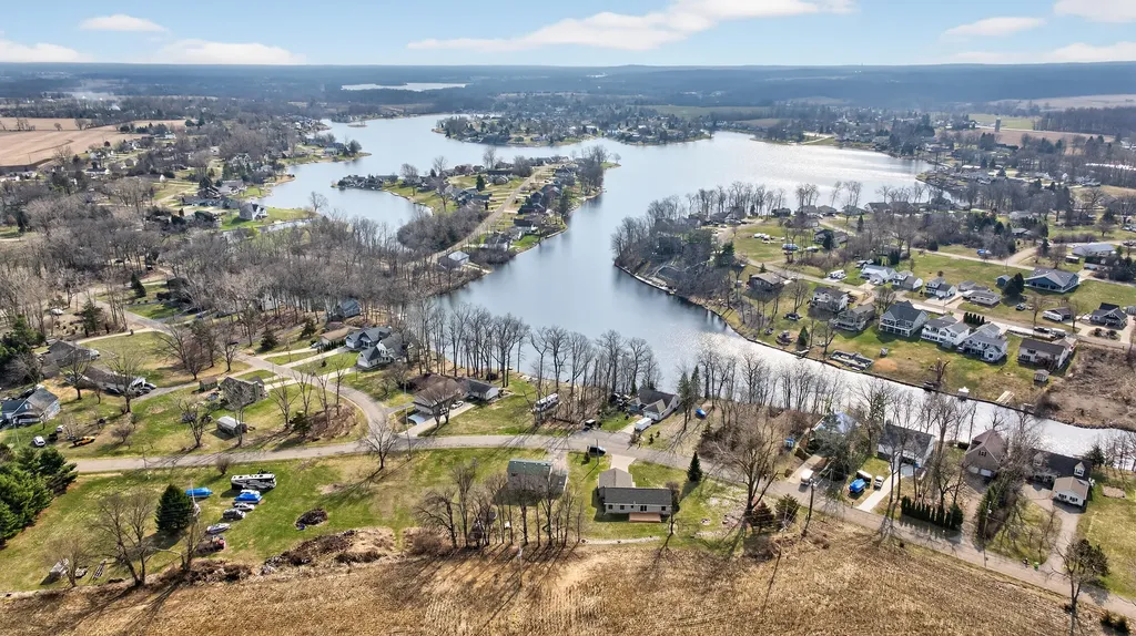 10568 Woodbrook Drive Somerset Township MI 49233