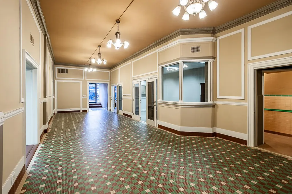 100 W Washington Avenue Jackson City MI 49201
