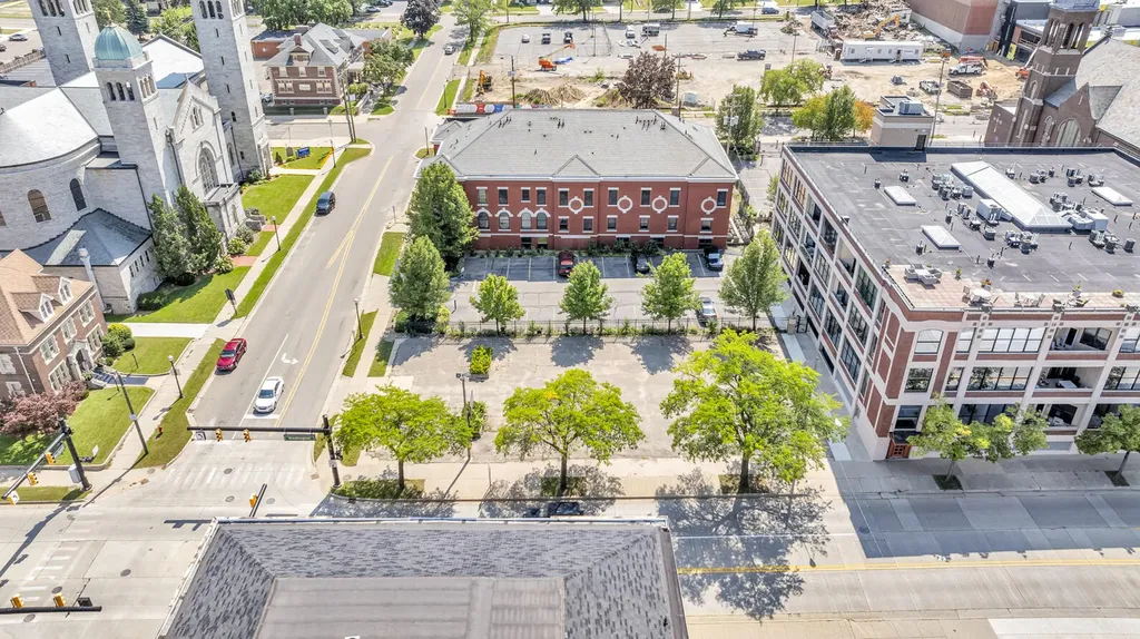 100 W Washington Avenue Jackson City MI 49201