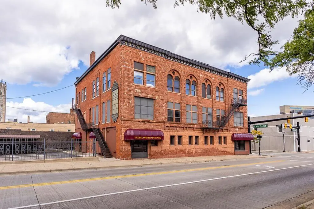 100 W Washington Avenue Jackson City MI 49201