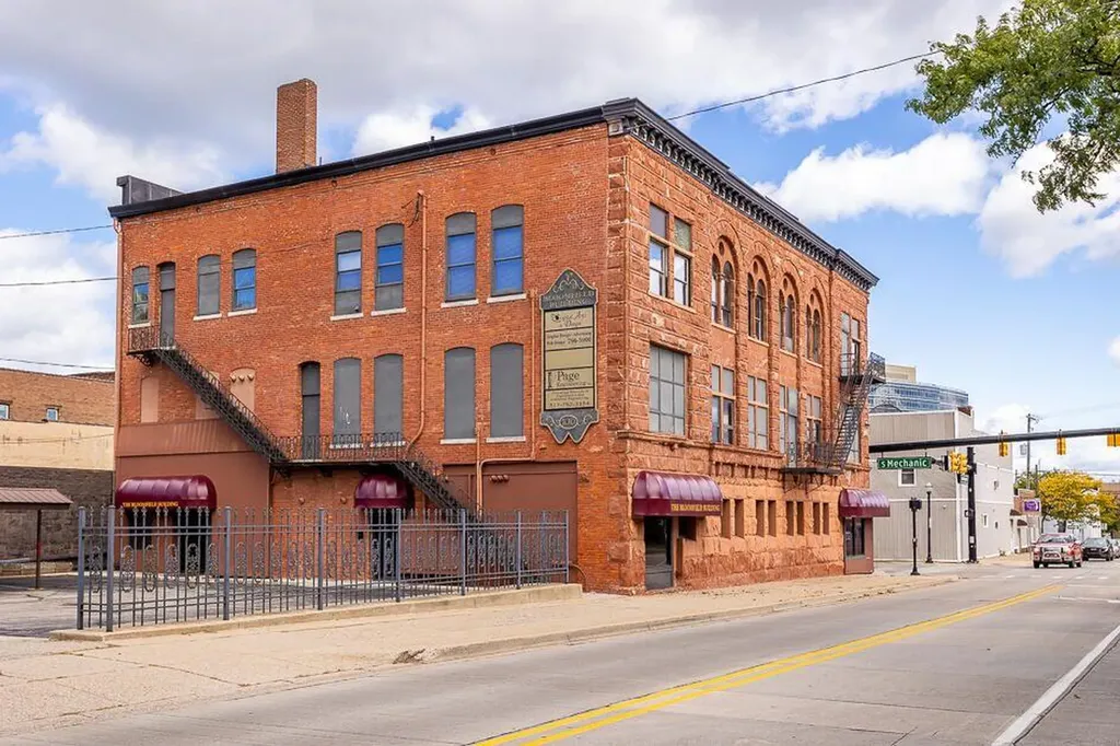 100 W Washington Avenue Jackson City MI 49201