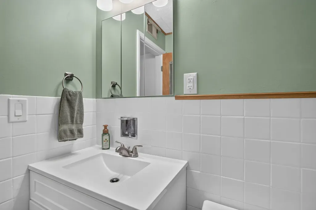 2318 Lancaster Boulevard Blackman Charter Township MI 49202