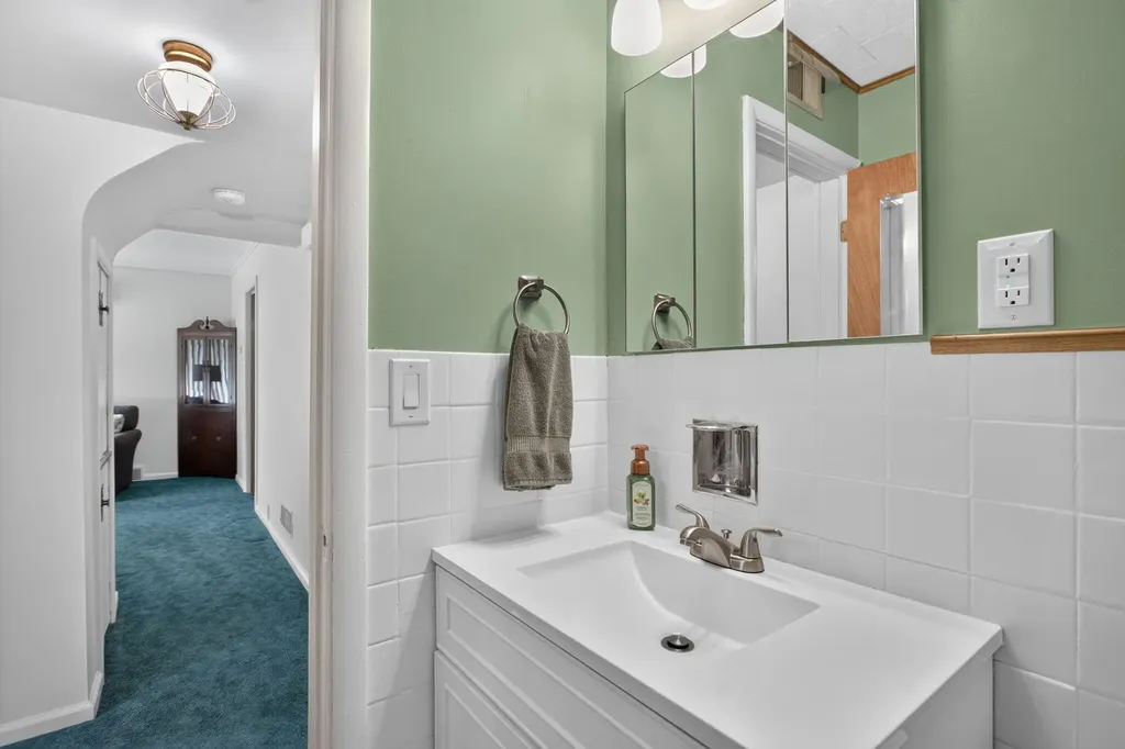 2318 Lancaster Boulevard Blackman Charter Township MI 49202