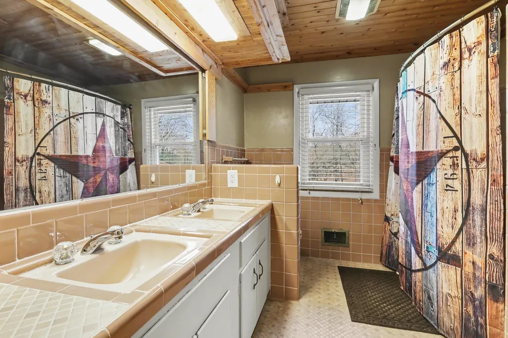 5029 Harriett Drive Summit Township MI 49203