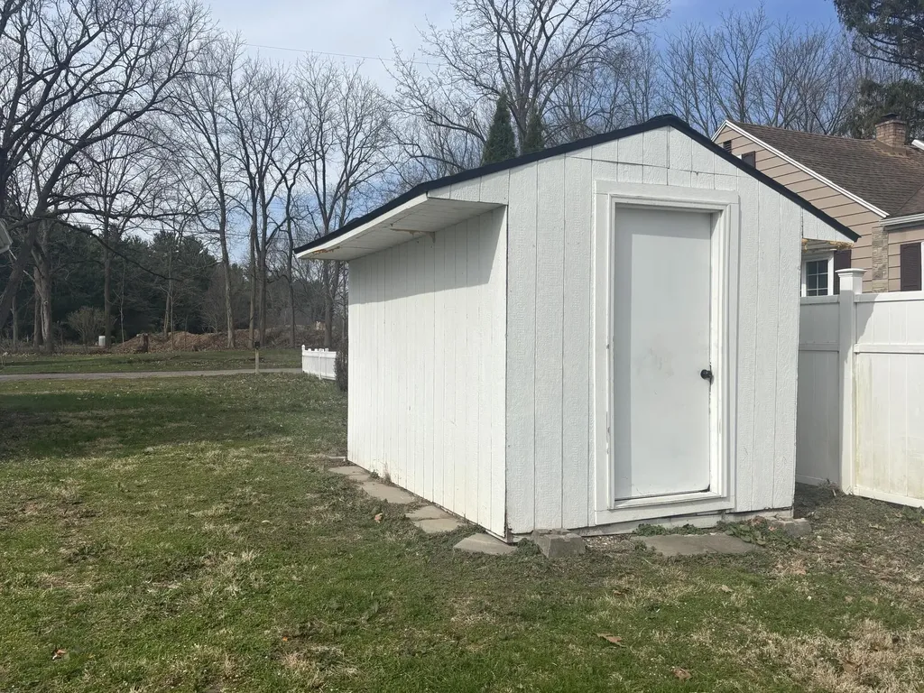 2228 Regent Street Kalamazoo City MI 49004