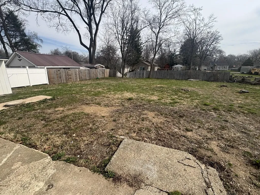 2228 Regent Street Kalamazoo City MI 49004