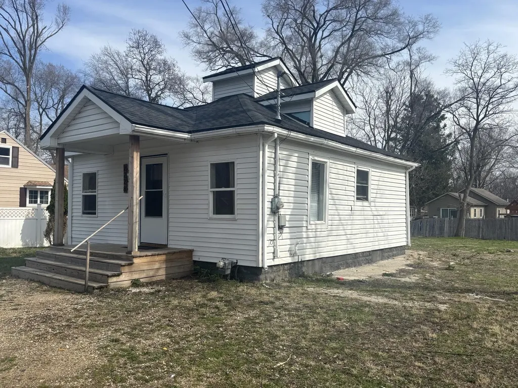 2228 Regent Street Kalamazoo City MI 49004