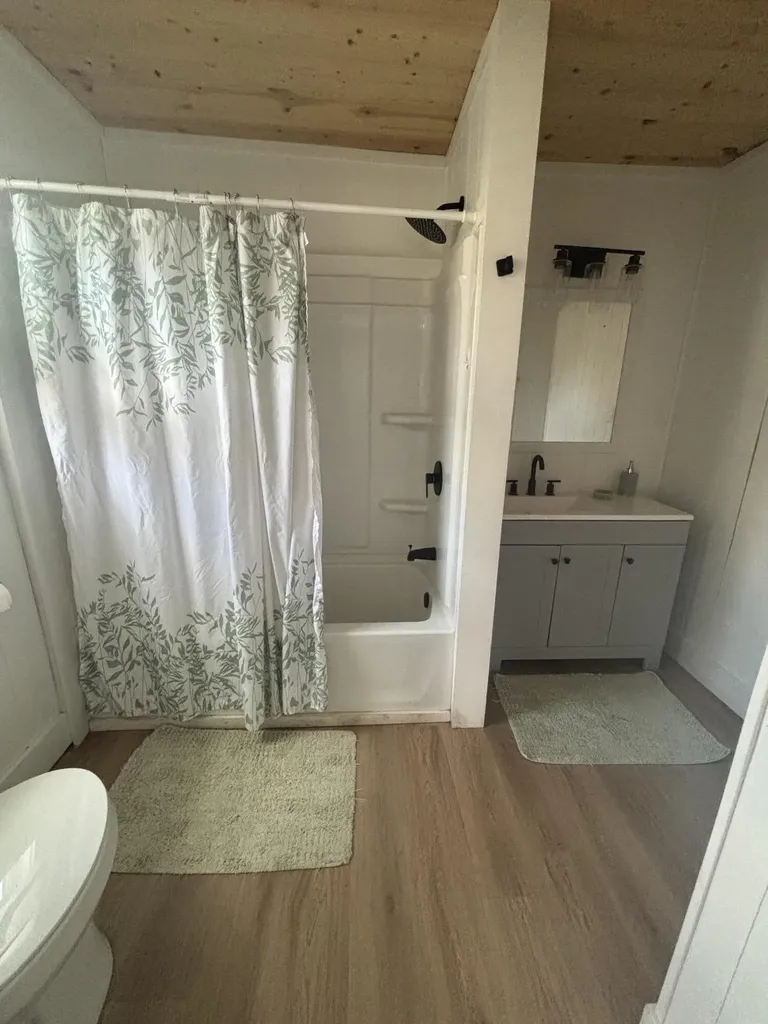 2228 Regent Street Kalamazoo City MI 49004