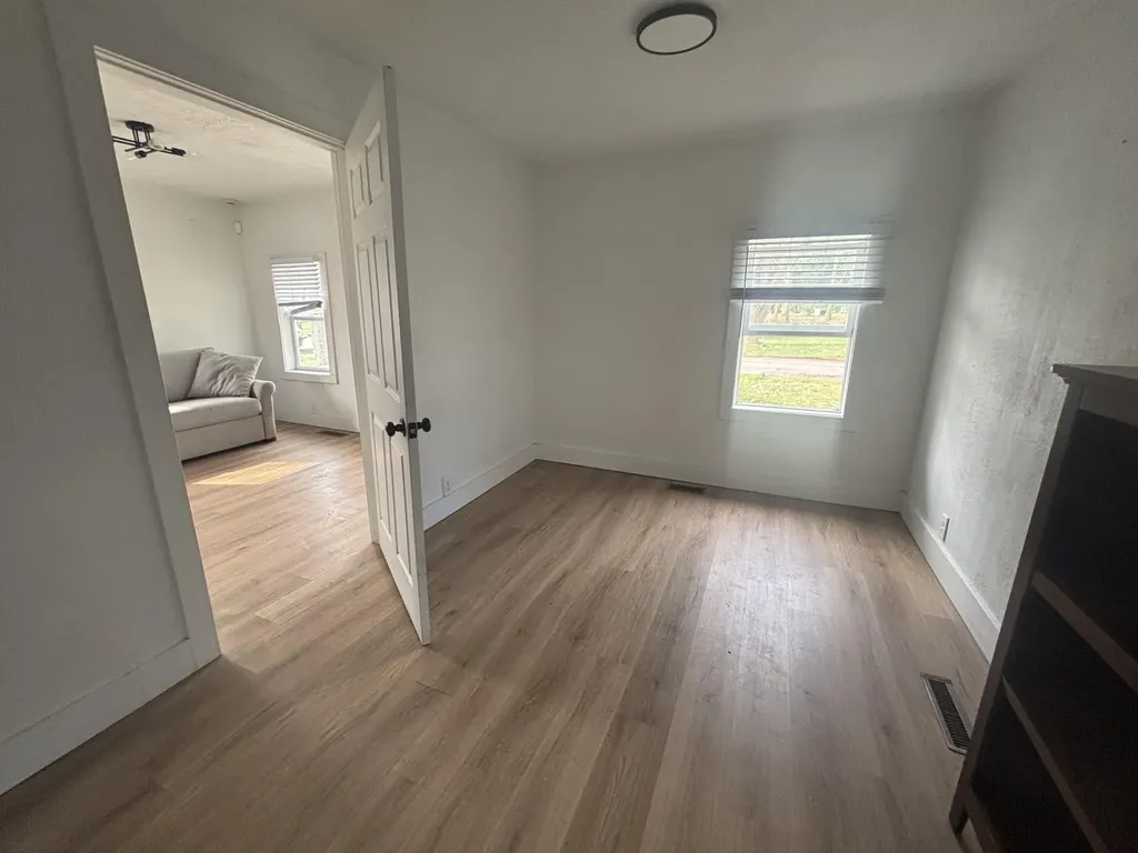2228 Regent Street Kalamazoo City MI 49004