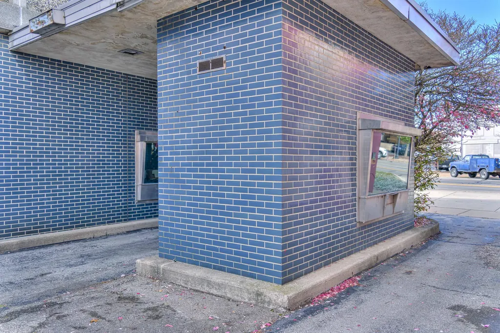 145 S Jackson Street Jackson City MI 49201