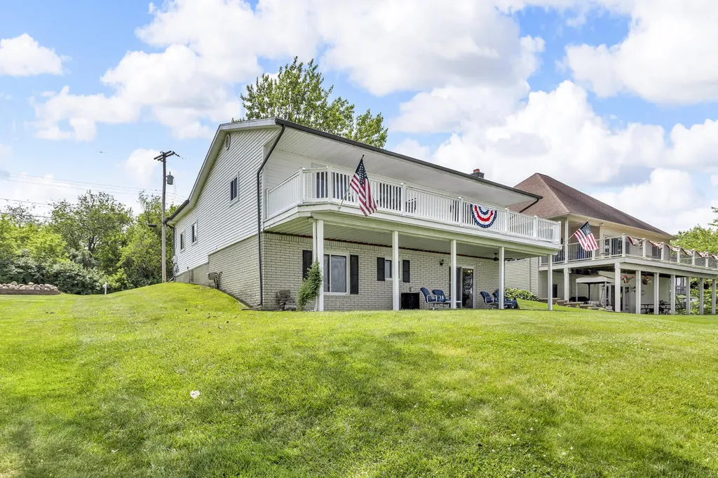 11786 E Sauk Trail Somerset Township MI 49249